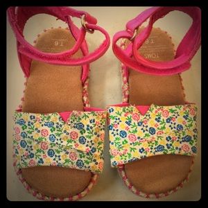 Toms sandals